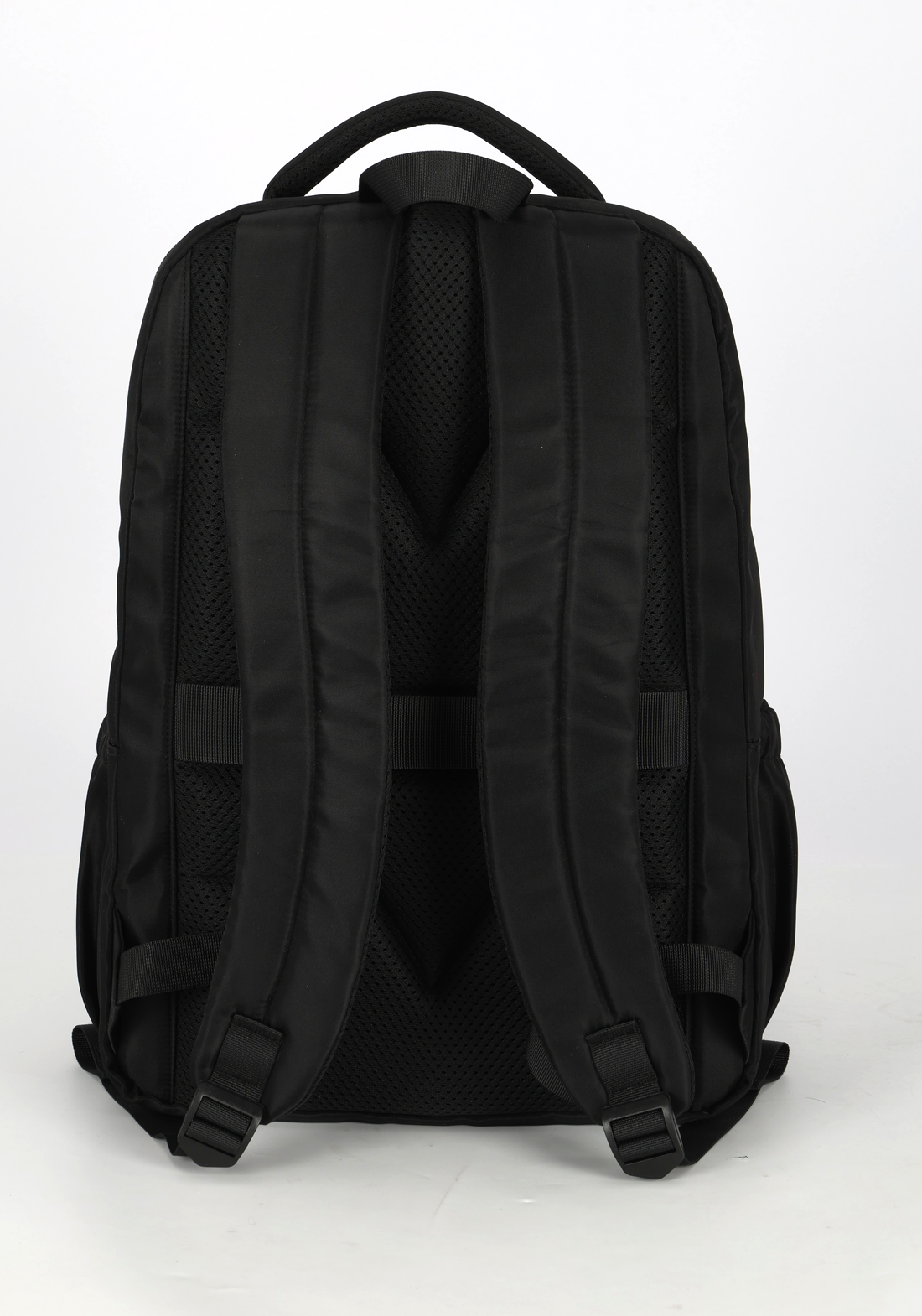 MN54142UP.0600.06.png.PRETO