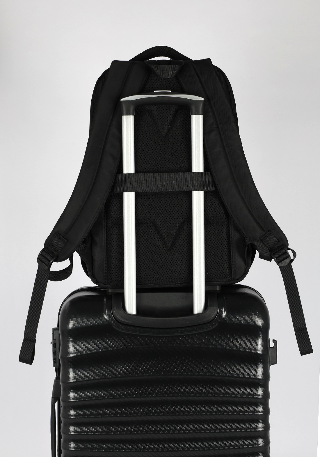 MN54142UP.0600.08.png.PRETO